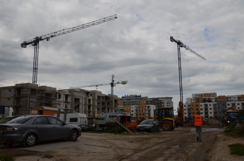 Nowe osiedle oraz zmiana organizacji ruchu w pobliżu Bajana (ZDJĘCIA)