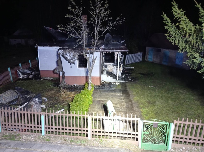 Pożar domku letniskowego w Kruszewie. Strażacy dwukrotnie wyjeżdżali do gaszenia ognia