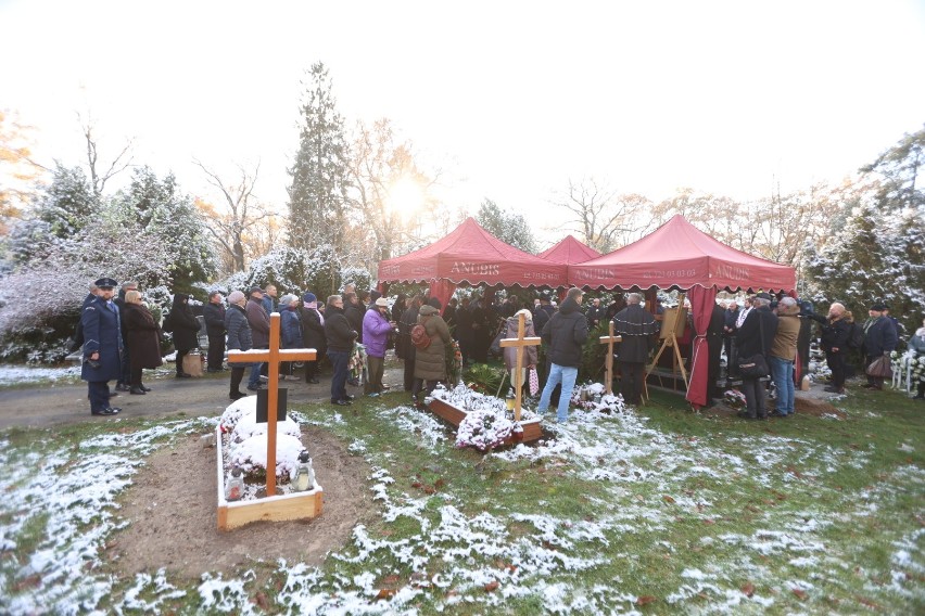 Pogrzeb Hanny Gucwińskiej na wrocławskim cmentarzu na...