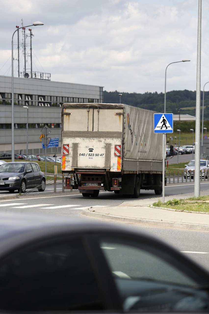 Tiry ominą lotnisko, ale dopiero za kilka lat