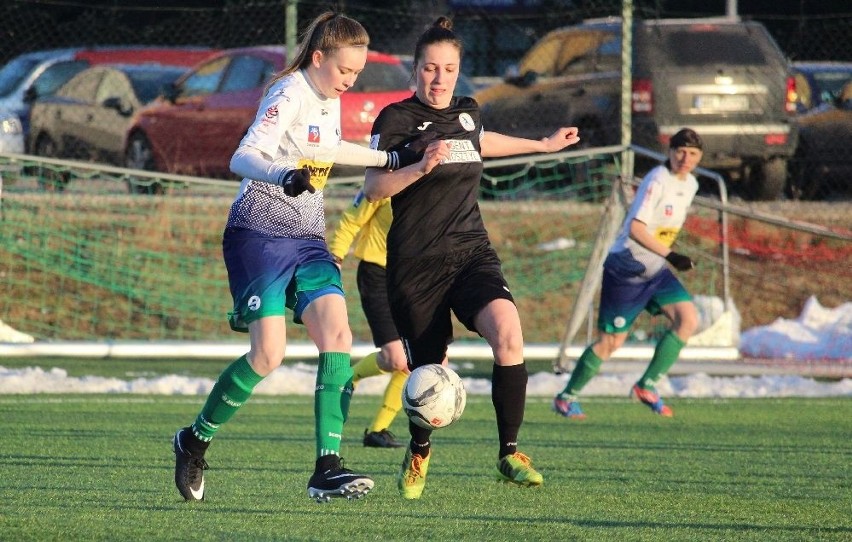 Piłkarki Czwórki Radom prowadziły z Olimpią Szczecin 2:0, ale przegrały 2:3