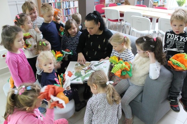 W środę, 20 listopada w bibliotece w Przyłęku odbyły się spotkania pod tytułem "Las oraz Gołębie pocztowe".