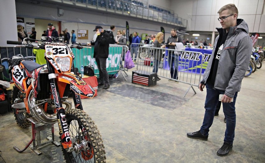 Kibice w Tauron Arenie Kraków podczas pierwszej rundy mistrzostw świata w SuperEnduro [ZDJĘCIA]