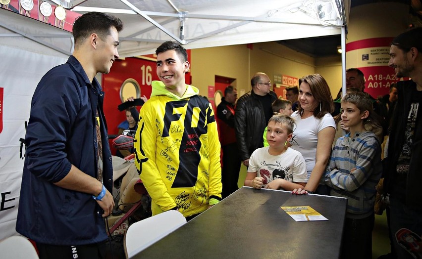 Kibice w Tauron Arenie Kraków podczas pierwszej rundy mistrzostw świata w SuperEnduro [ZDJĘCIA]