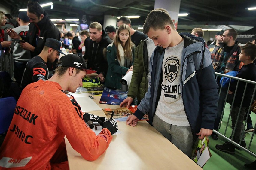 Kibice w Tauron Arenie Kraków podczas pierwszej rundy mistrzostw świata w SuperEnduro [ZDJĘCIA]