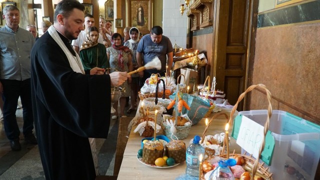 Święcenie pokarmów u prawosławnych odbywa się podobnie jak u katolików.