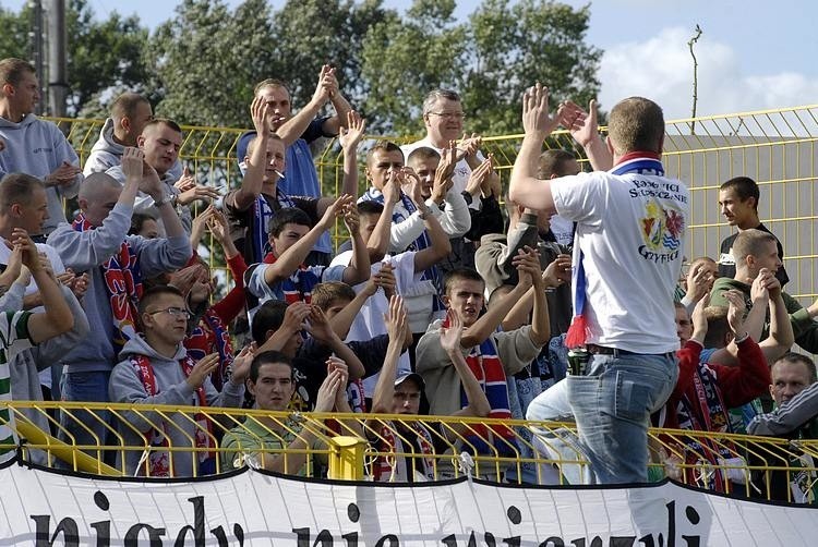 Bezbramkowym remisem zakonczyly sie na stadionie przy ul....