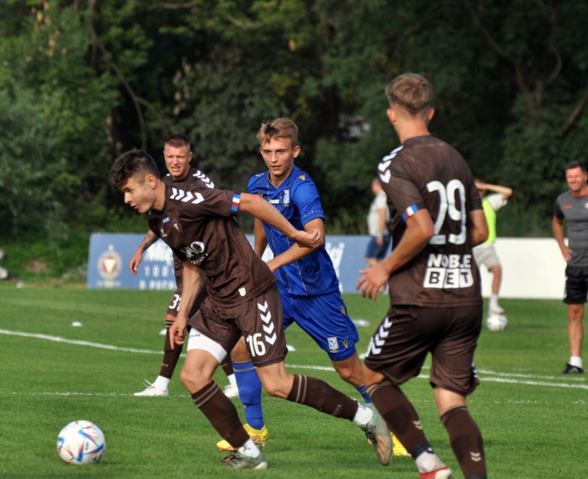 II liga piłkarska. Garbarnia Kraków przegrała z Lechem II Poznań [ZDJĘCIA]