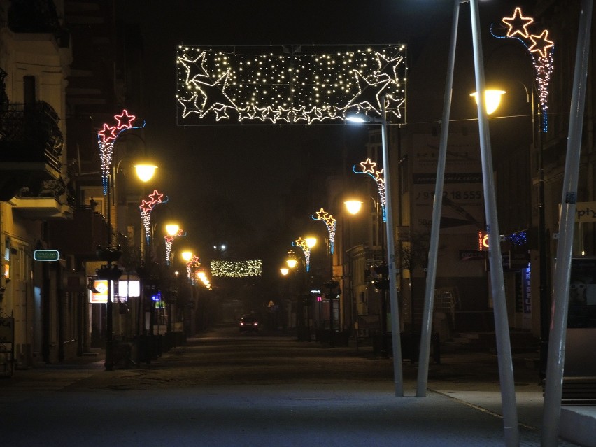 Bajkowe centrum Świnoujścia. Zobacz piękną iluminację świąteczną [zdjęcia, wideo]
