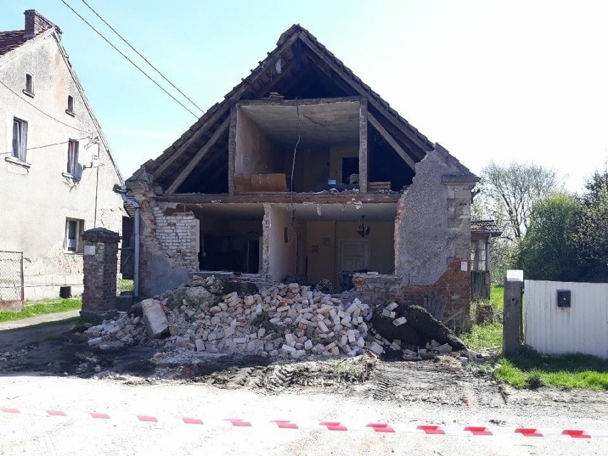 Budynek mieszkalny w Pałcku od dawna groził zawaleniem. Jego...