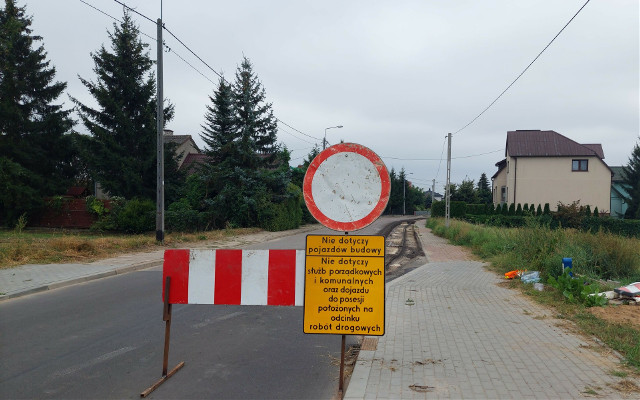 Przebudowa dróg powiatowych. Tym razem w gminie Dobrzyniewo Duże. Remont ulicy Lipowej oraz budowa skrzyżowania wyniesionego