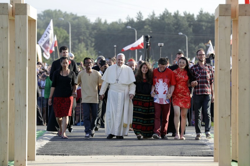 Czuwanie z papieżem Franciszkiem w Brzegach