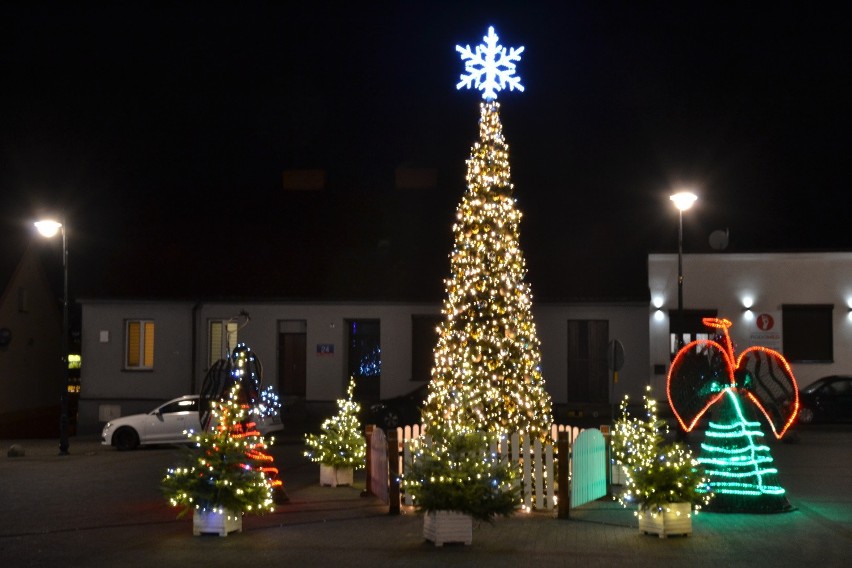 W Lipnie jeszcze można nacieszyć oczy świątecznymi iluminacjami. Jednak to już ostatnie chwile!