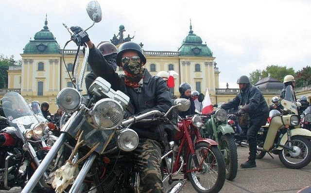 Motocykliści z hukiem ruszyli spod Pałacu Branickich na Węglową