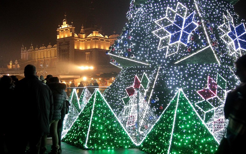 Świąteczne iluminacje Krakowa. Miasto niczym z bajki [ZDJĘCIA]