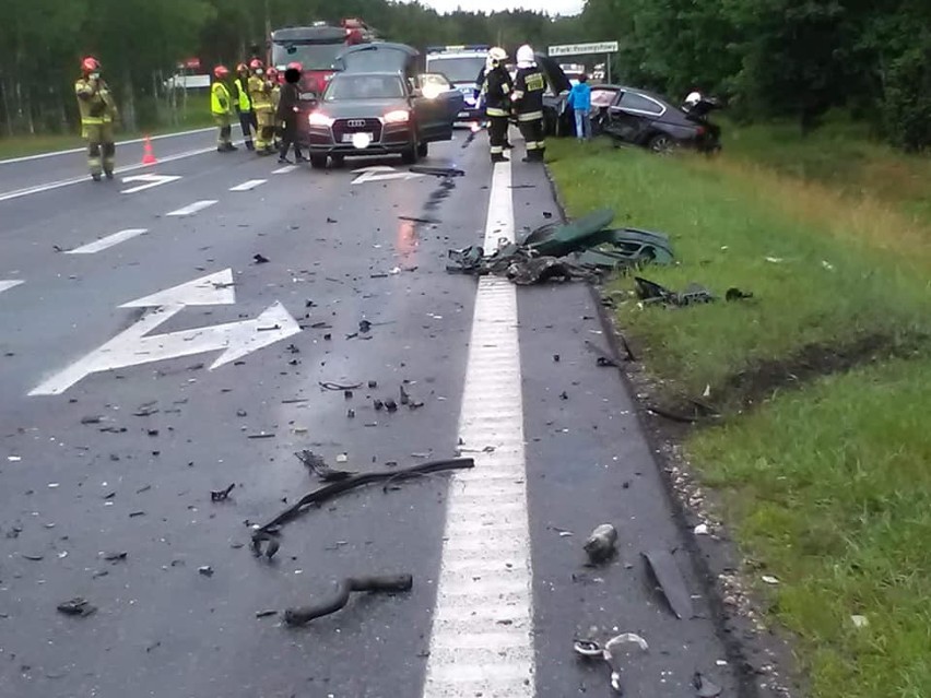 Wypadek na DK 10 pod Bydgoszczą. Dwie osoby w szpitalu [zdjęcia]