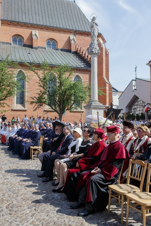 Procesja Bożego Ciała przeszła ulicami starówki [ZDJĘCIA]