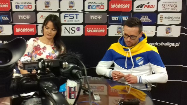 Karol Ząbik w towarzystwie prezes Klubu Sportowego Toruń Ilony Termińskiej