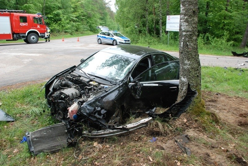 Policjanci z Człuchowa wyjaśniają okoliczności wypadku, do...