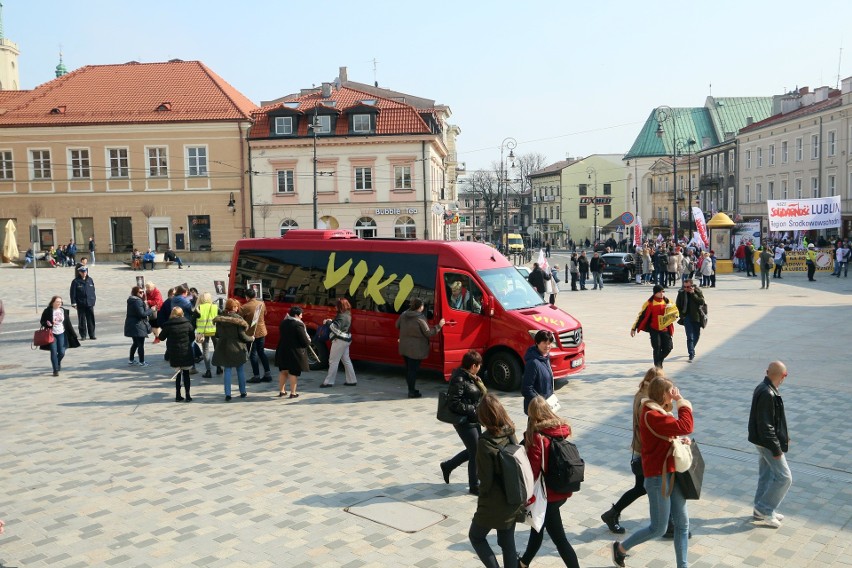 Pikieta „Solidarności" w centrum Lublina. Związkowcy walczą m.in. o podwyżki. Zobacz zdjęcia i wideo 