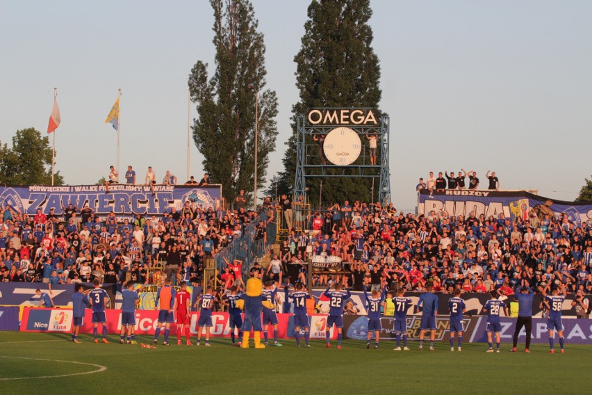 Ruch Chorzów - GKS Katowice 1:0. Tak cieszyli się kibice i piłkarze Niebieskich ZDJĘCIA