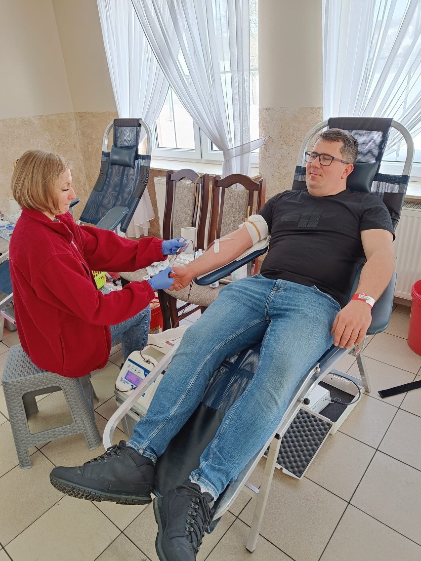 Kapitalni Krwiodawcy z Mąchocic Kapitulnych, w gminie Masłów. Ponownie w akcji! Zebrali blisko 8 litrów krwi. Zobacz zdjęcia 