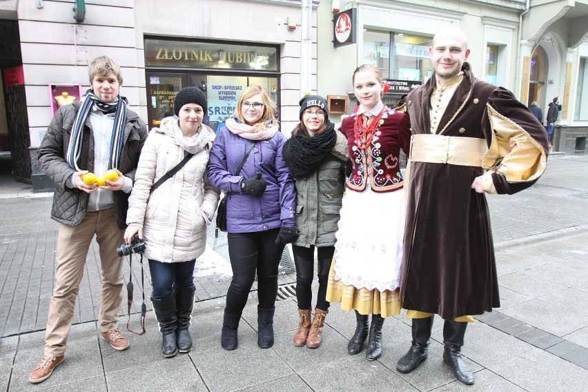 Uniwersytet Śląski kręci swoją wersję hitu "Happy" Pharrella...