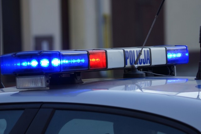 Policjanci z Wydziału do Walki z Przestępczością Gospodarczą Komendy Miejskiej Policji w Słupsku, zatrzymali 52-letniego mężczyznę, który na podstawie sfałszowanego zaświadczenia o zatrudnieniu usiłował wyłudzić kredyt.