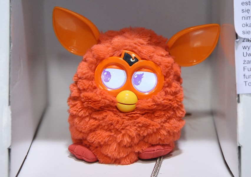 1.	Jego Osobowość Furby to interaktywny zwierzak, który...