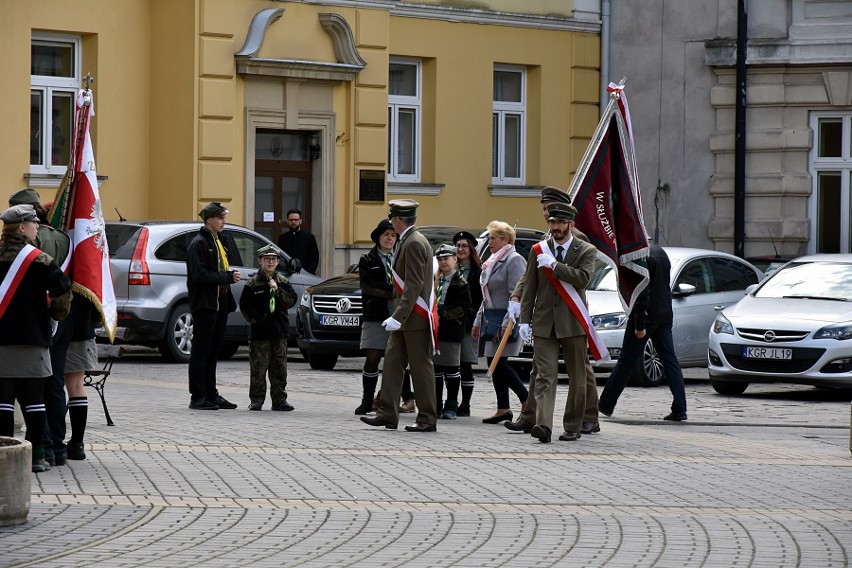 Gorlice. Upamiętnienie wszystkich ofiar zbrodni katyńskiej oraz ofiar tragedii smoleńskiej [ZDJĘCIA]