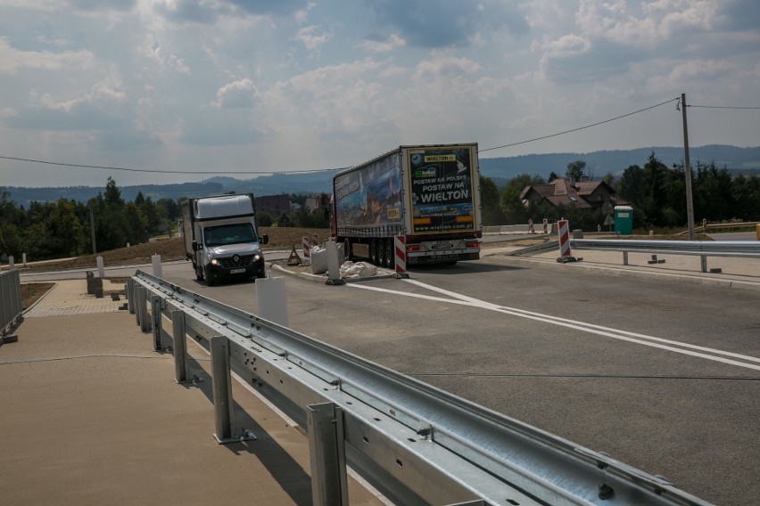 Koniec znienawidzonego przez kierowców skrzyżowania na zakopiance [ZDJĘCIA]