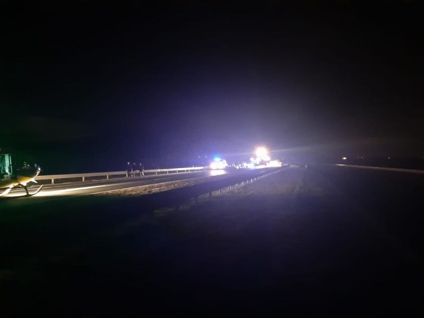 Do wypadku doszło na drodze S5 w okolicy Leszna. Na miejscu...