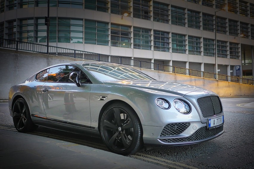 15 aut marki Bentley jeździ po bydgoskich ulicach (ostatnie...