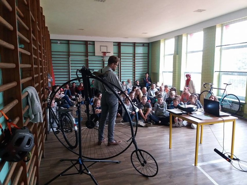 W Starachowicach wystartował nowy projekt edukacyjny. Aktywni i zdrowi na rowerach 