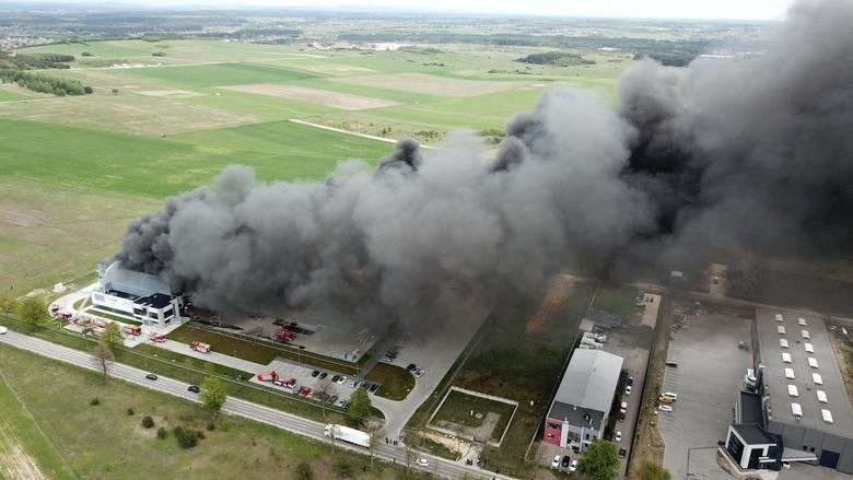 Pożar zakładu w Dębskiej Woli. 28 milionów strat! (WIDEO) 