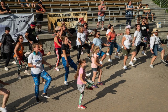 Wąbrzeźnianie chętnie tańczyli podczas III Maratonu Salsation organizowanego w naszym mieście