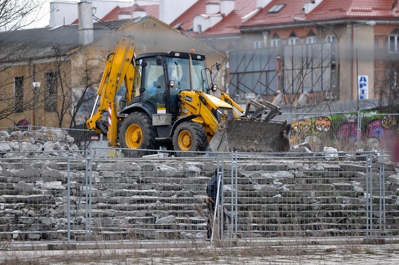 Plac Inwalidów - trwają prace (zdjęcia)