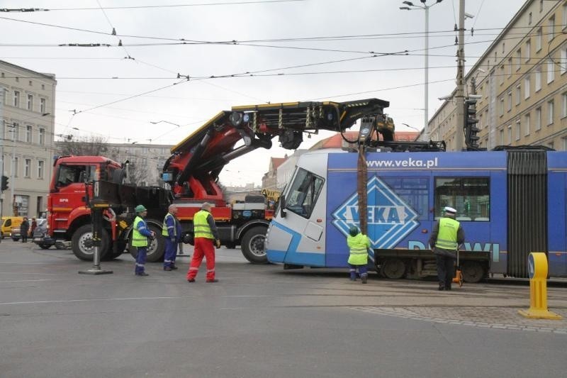 Wykolejenie Tramwaju na pl. Legionów, Wrocław, 10.03.2016