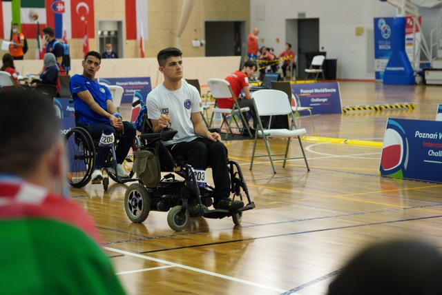 Na starcie pojawiło się ponad 120 niepełnosprawnych zawodników z 18 krajów. Zobacz zdjęcia --->