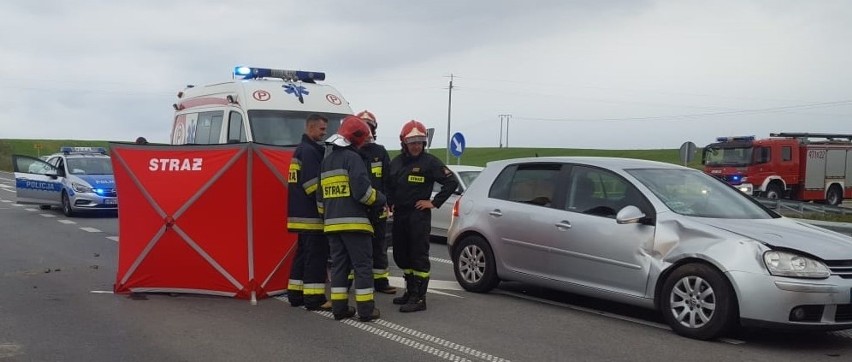 Śmiertelny wypadek w Wicku. Na drodze wojewódzkiej 214 zginął motorowerzysta [mapa, zdjęcia]