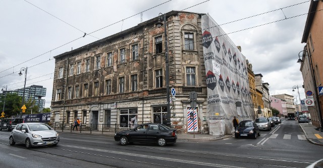 Początek remontu kamienicy przy ul. Focha we wrześniu ub. roku