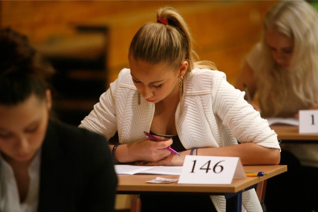 Próbna matura 2014 język polski poziom podstawowy - ARKUSZE CKE, PYTANIA, ODPOWIEDZI