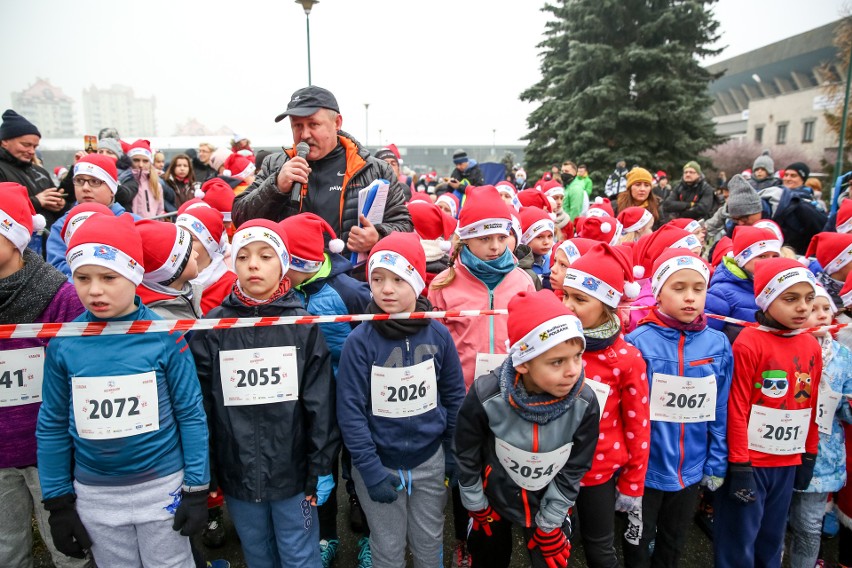 Dzieci pobiegły w Biegu Mikołajów 2017 w Krakowie