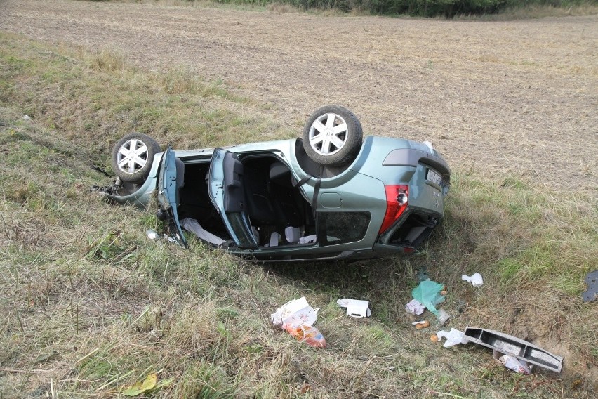 Wypadek na drodze 94 przy zjeździe na Juszczyn