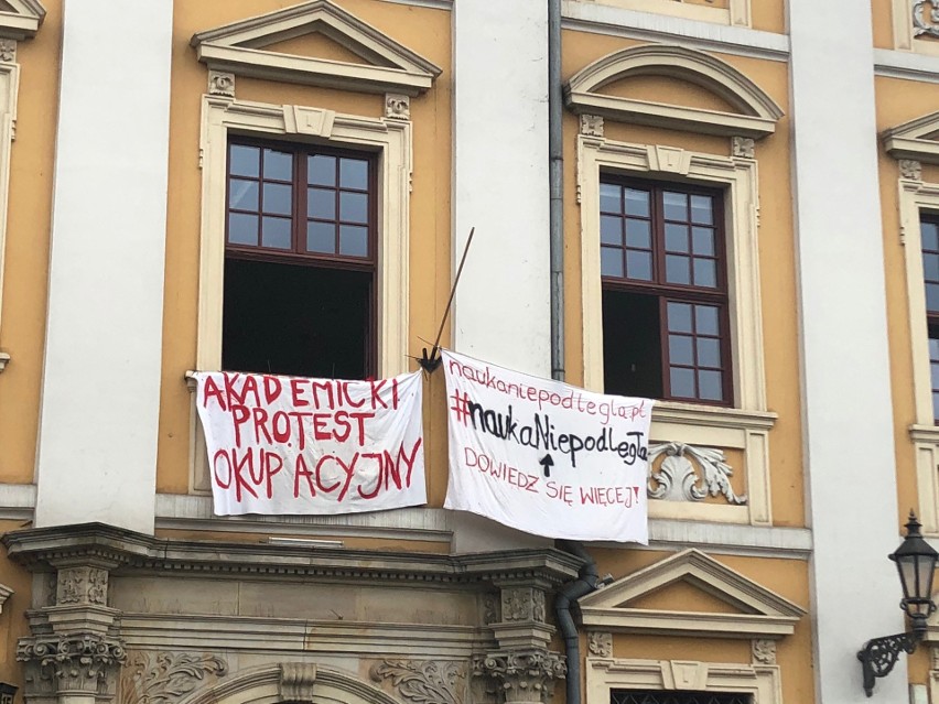 Protest studentów we Wrocławiu. Nie opuszczą sali do piątku!