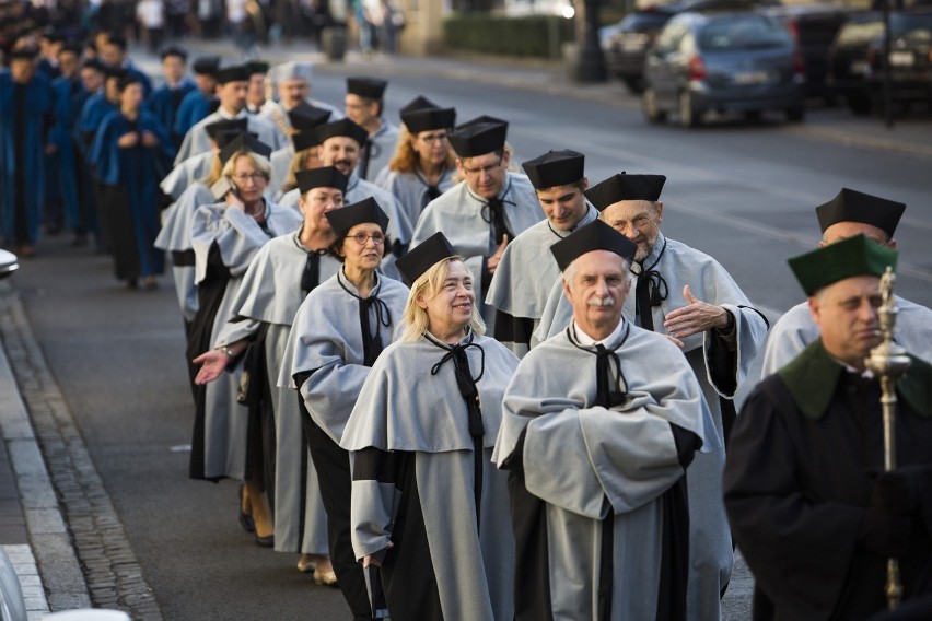 Przemarsz profesorów Uniwersytetu Jagiellońskiego [ZDJĘCIA, WIDEO]