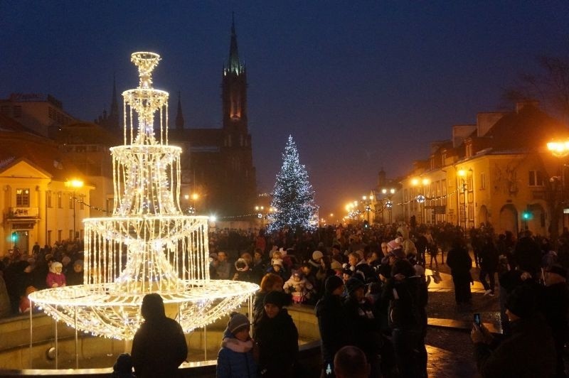 Iluminacja świąteczna już działa (zdjęcia, wideo)