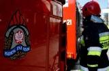 Pożar w piwnicy w bloku w Gdyni Redłowie. Starsza kobieta w szpitalu