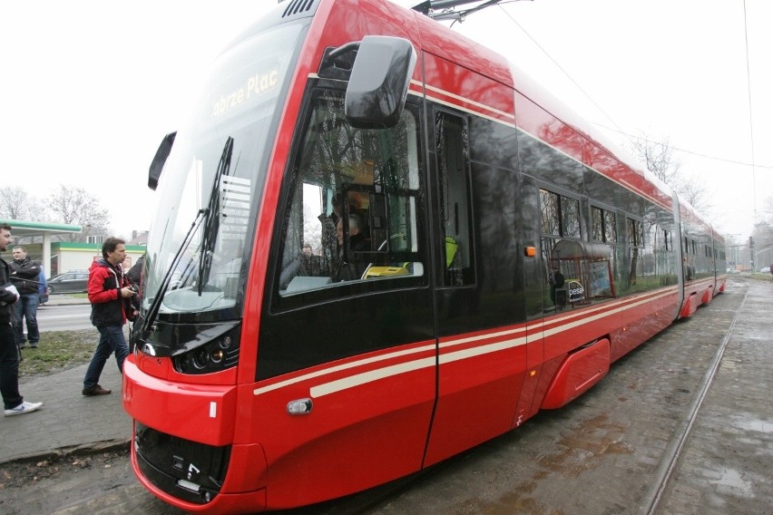 Nowy Twist w Tramwajach Śląskich. W Zabrzu zaprezentowano pierwszy z nowych wagonów [ZDJĘCIA, WIDEO]