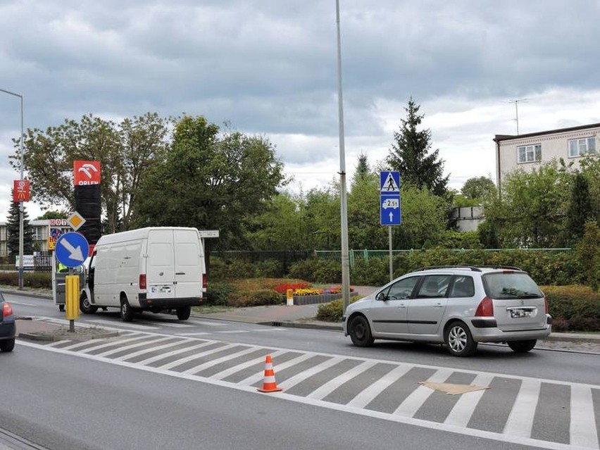 Potrącenie przed mostem. Pieszy ze złamanym kręgosłupem i nieprzytomny